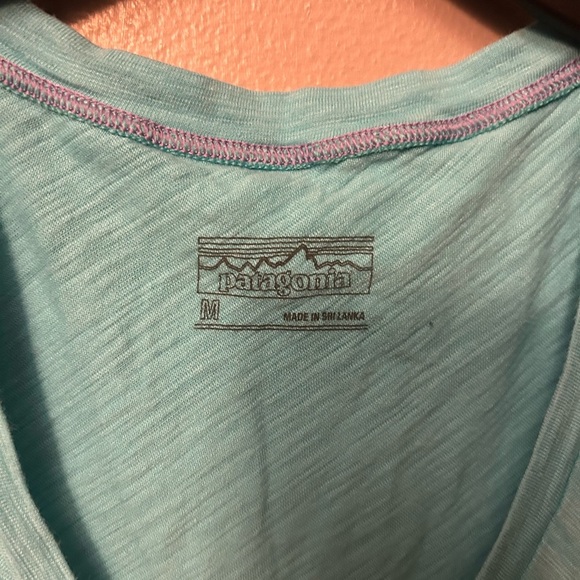 Patagonia shirt - aqua v-neck short sleeve cotton blend tee - Picture 6 of 8